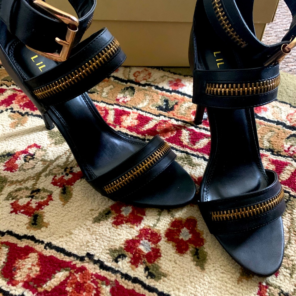 SUPER SEXY brand new , faux zip , strappy heels
